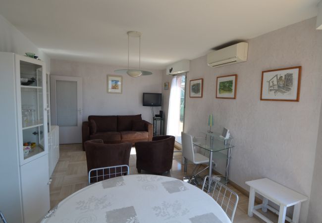 Apartamento en Niza - HELIANTHE - Vue mer et colline au Port de Nice