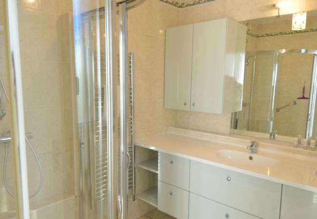 Apartamento en Niza - HELIANTHE - Vue mer et colline au Port de Nice