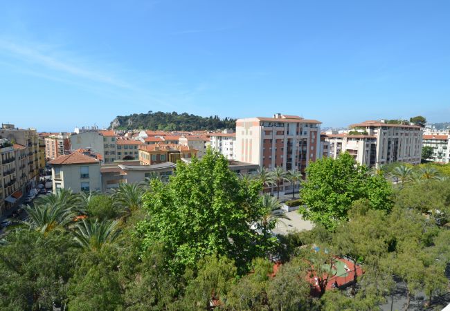 Appartement à Nice - HELIANTHE - Vue mer et colline au Port de Nice