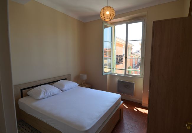 Appartement à Nice - Charme et vue Sainte-Réparate