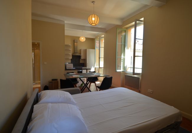 Appartement à Nice - Charme et vue Sainte-Réparate