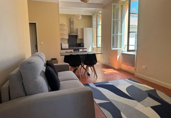Appartement à Nice - Charme et vue Sainte-Réparate