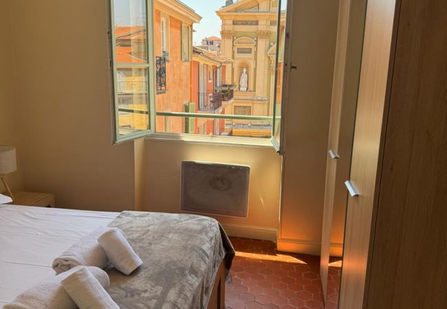 Appartement à Nice - Charme et vue Sainte-Réparate