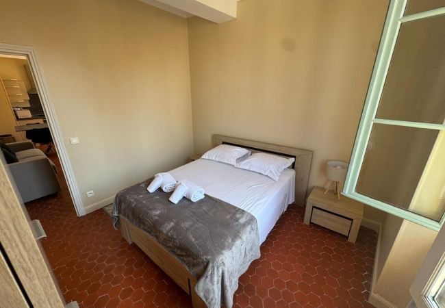 Appartement à Nice - Charme et vue Sainte-Réparate