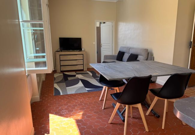 Appartement à Nice - Charme et vue Sainte-Réparate