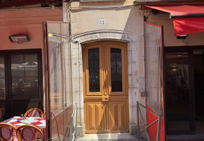 Appartement à Nice - Charme et vue Sainte-Réparate