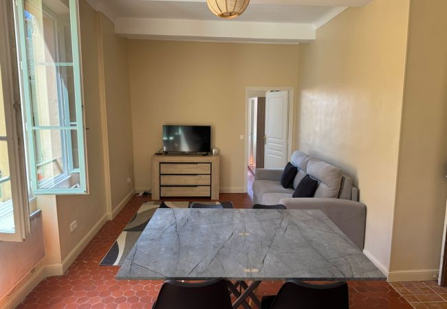 Appartement à Nice - Charme et vue Sainte-Réparate