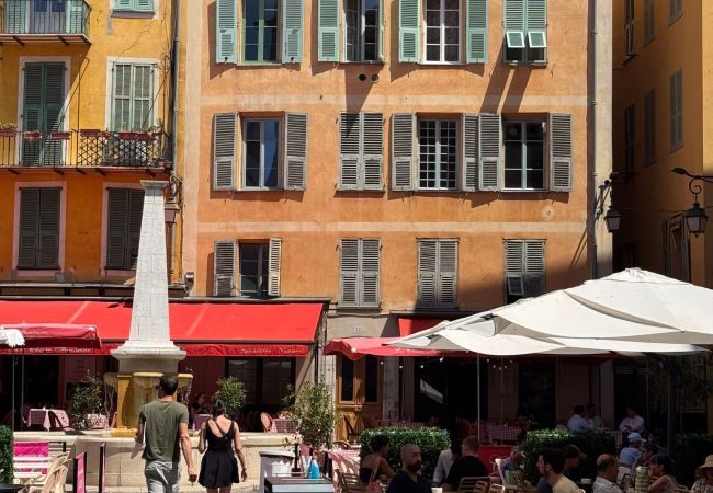 Appartement à Nice - Charme et vue Sainte-Réparate