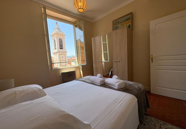 Appartement à Nice - Charme et vue Sainte-Réparate