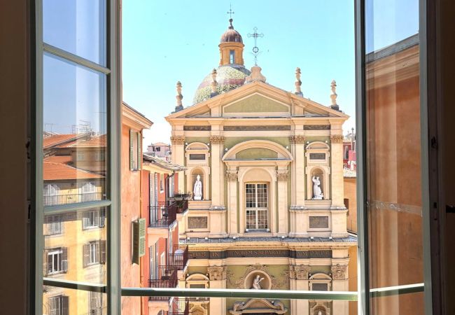 Appartement à Nice - Charme et vue Sainte-Réparate